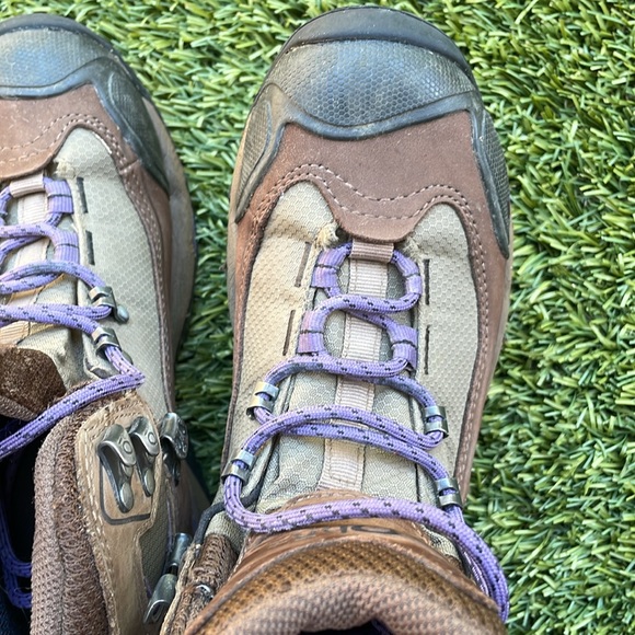 Oboz Wind River III Waterproof Hiking Trail Boot Brown Purple lightly used - Picture 11 of 11